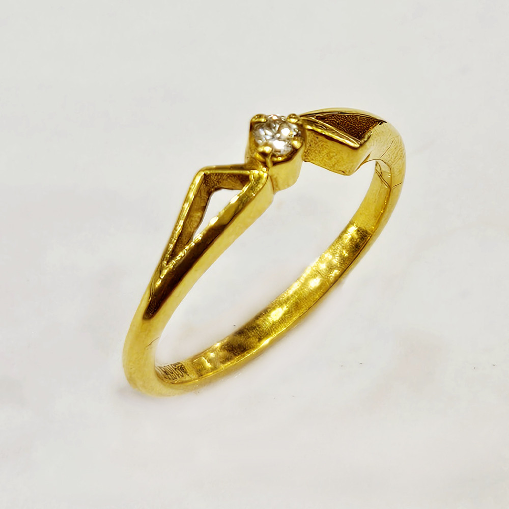 DIAMOND RING